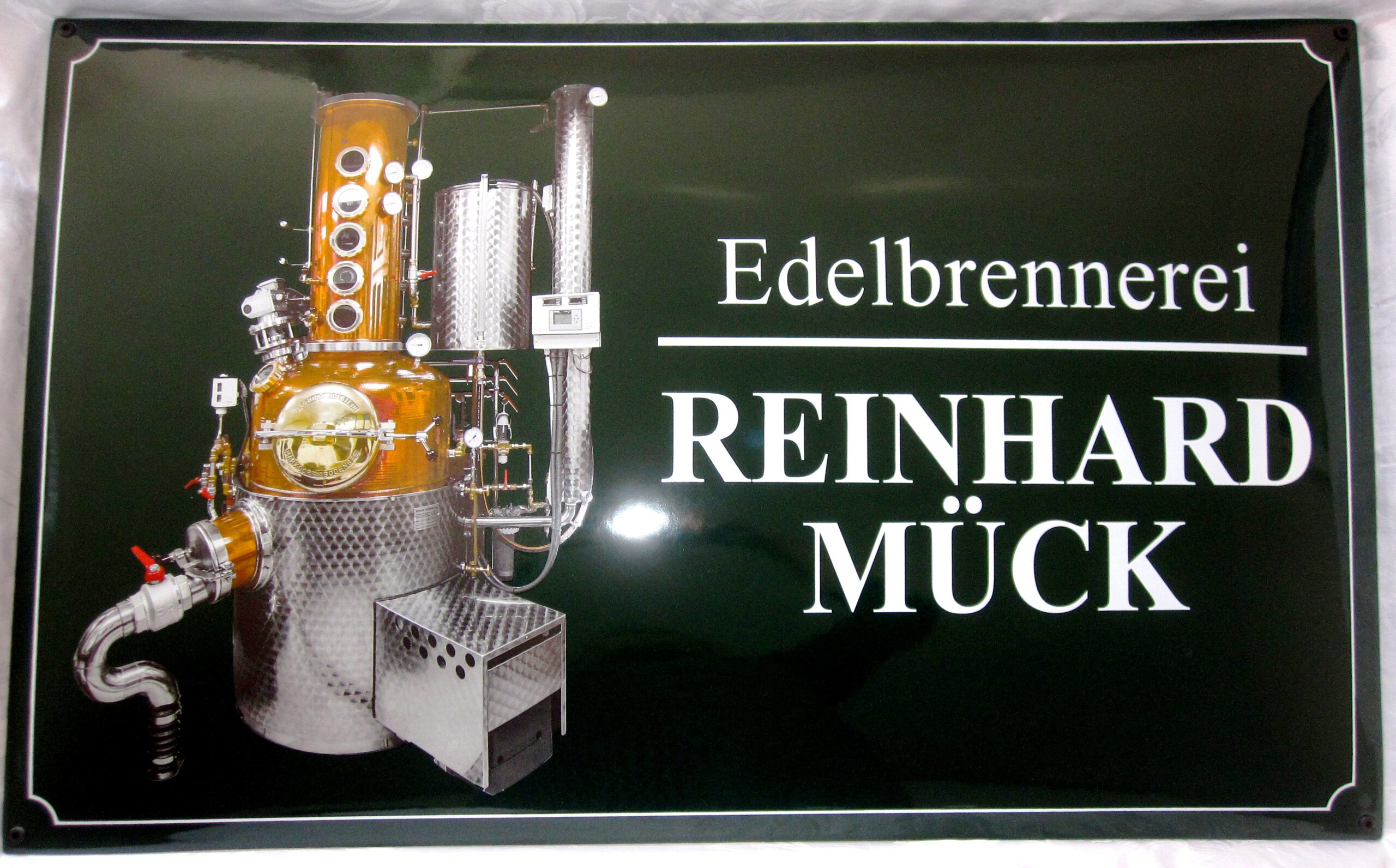 Edelbrennerei Reinhard Mück Hinweisschild Brennerei Reinhard Mück